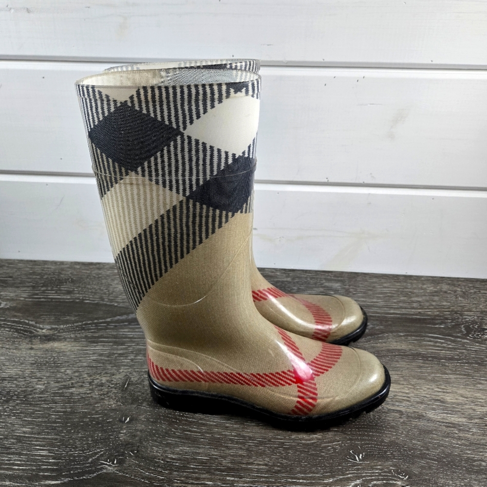 Womens burberry nova rain boots